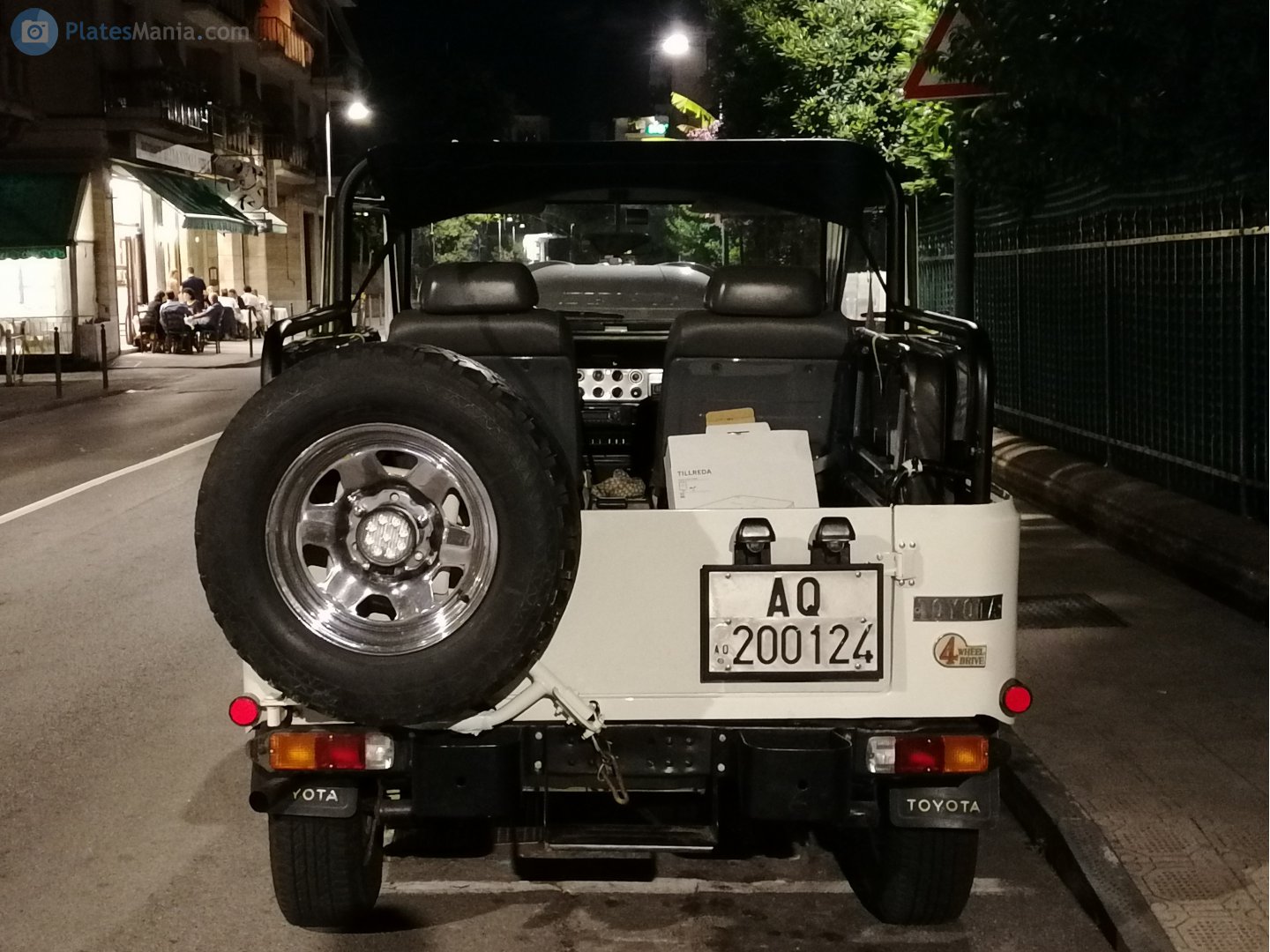 AQ 200124, Toyota Land Cruiser 40 3-door SUV (J40–44/46), 1960–1984