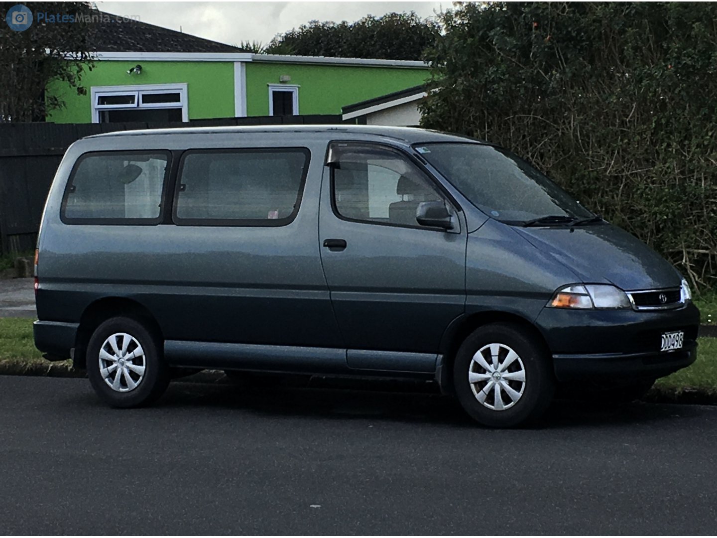 DDD498, Toyota Granvia 1st gen (XH10), 1995–1999