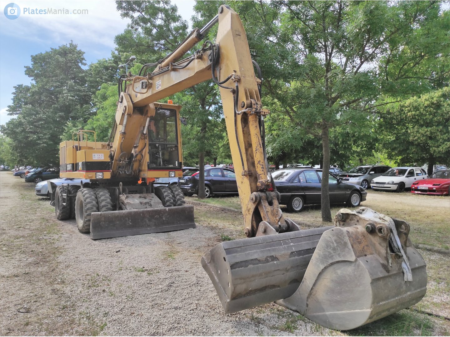 YKX-051, Caterpillar 200 Series 