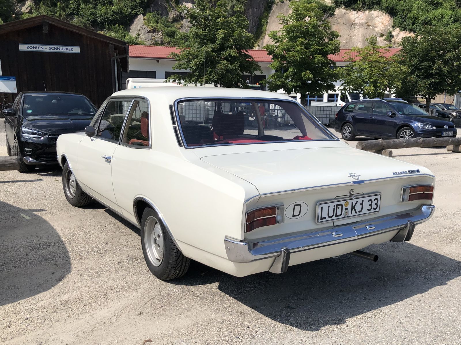 LÜD KJ 33, Opel Rekord 3rd gen 2-door Sedan (C), 1966–1971