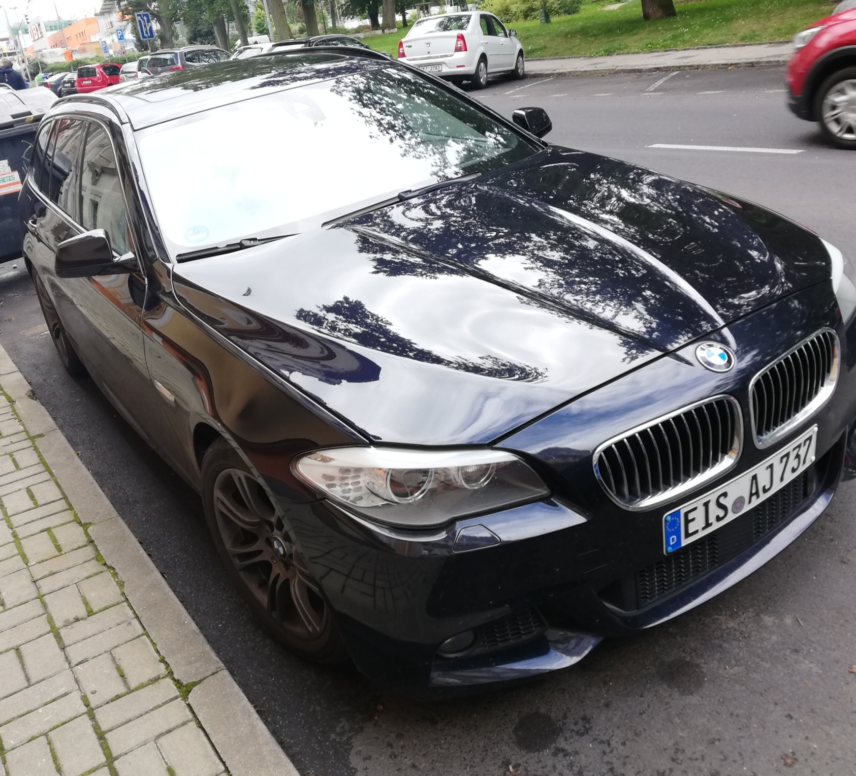 EIS AJ 737, BMW 5 Series 6th gen Touring (F11), 2010–2017