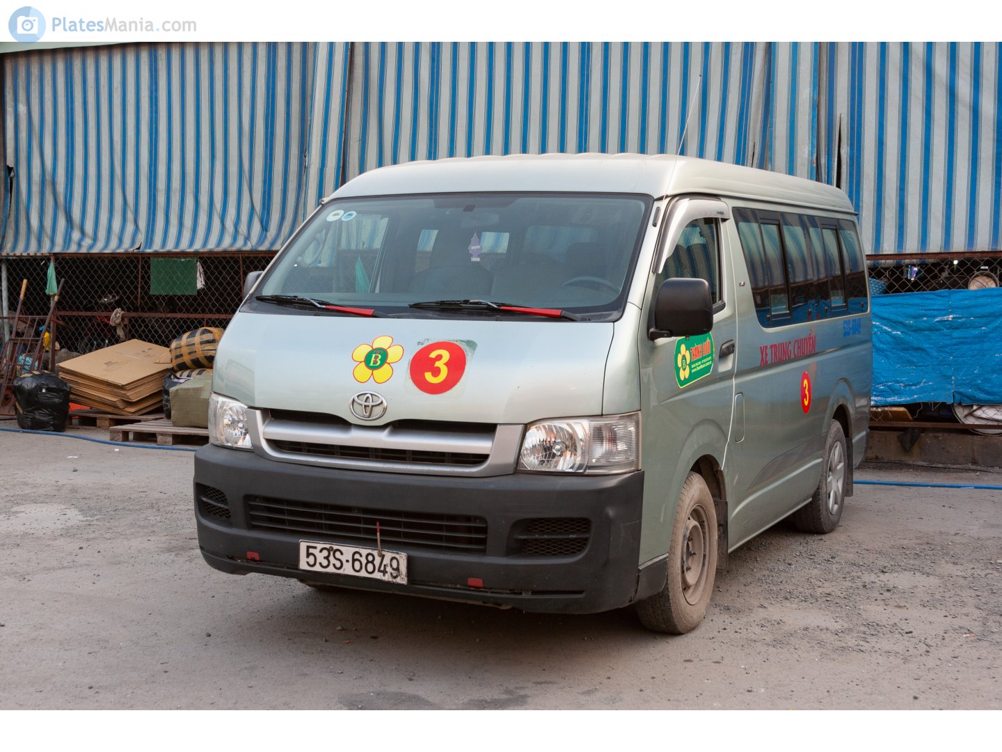 53S-6849, Toyota HiAce 5th gen Van (H200), 2004–