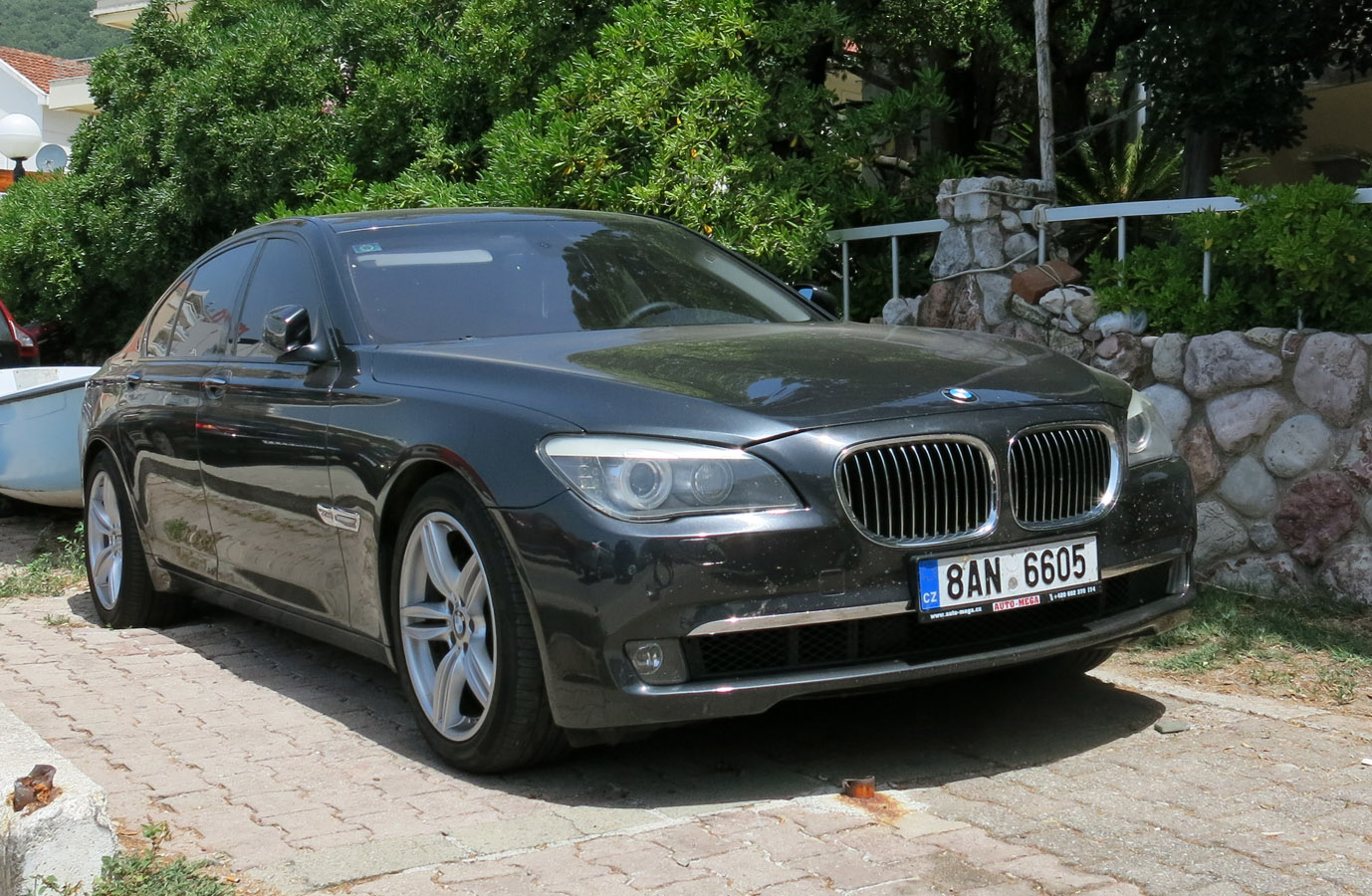 8AN 6605, BMW 7 Series 5th gen (F01–F04), 2008–2015