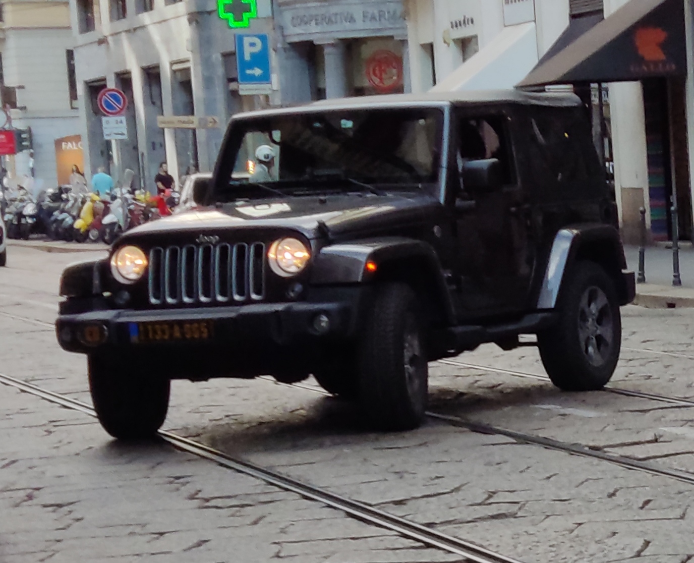 BG 133-A-005, Jeep Wrangler 3rd gen 3-door SUV (JK), 2006–2018