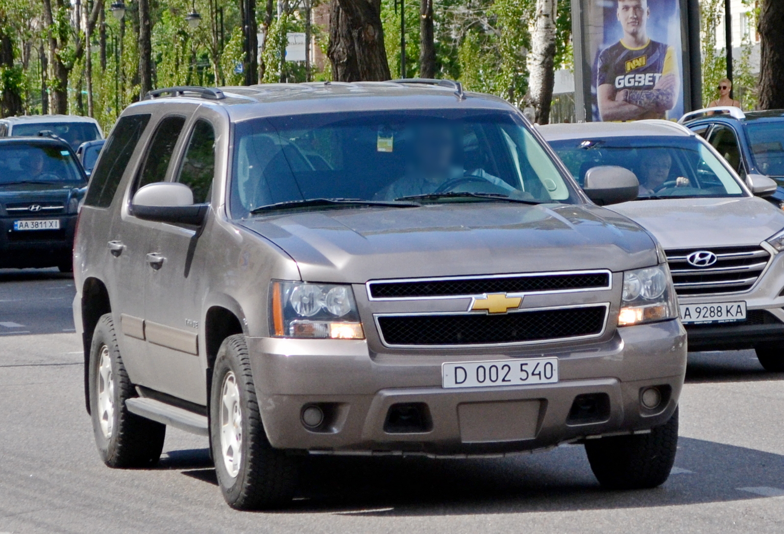 D 002 540, Chevrolet Suburban 10th gen (GMT931), 2006–2013