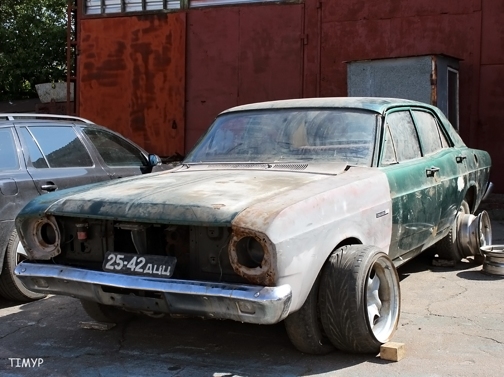 2542 ДЦЦ, Ford Falcon 2nd gen Sedan (XR/XT/XW/XY; AU-market), 1966–1972