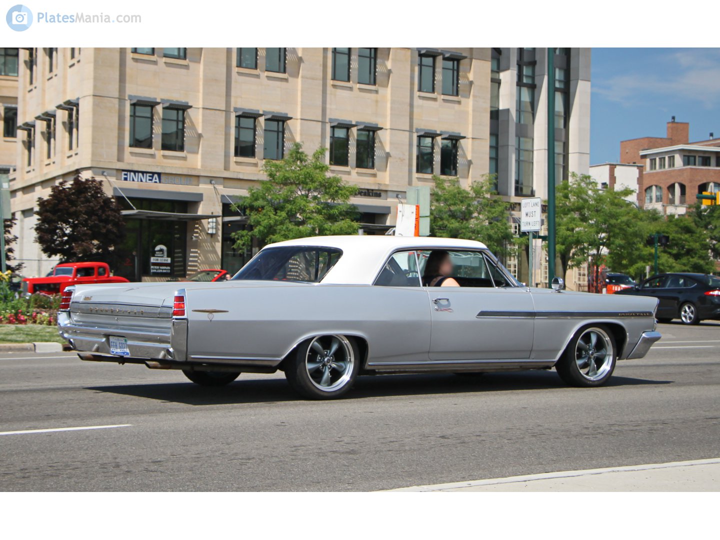 EEH 6027, Pontiac Bonneville 3rd gen 1963 2-door Hardtop (2847; B-body), 2nd facelift, 1962–1963