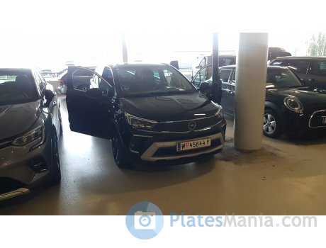 W 45644 Y, Opel Crossland