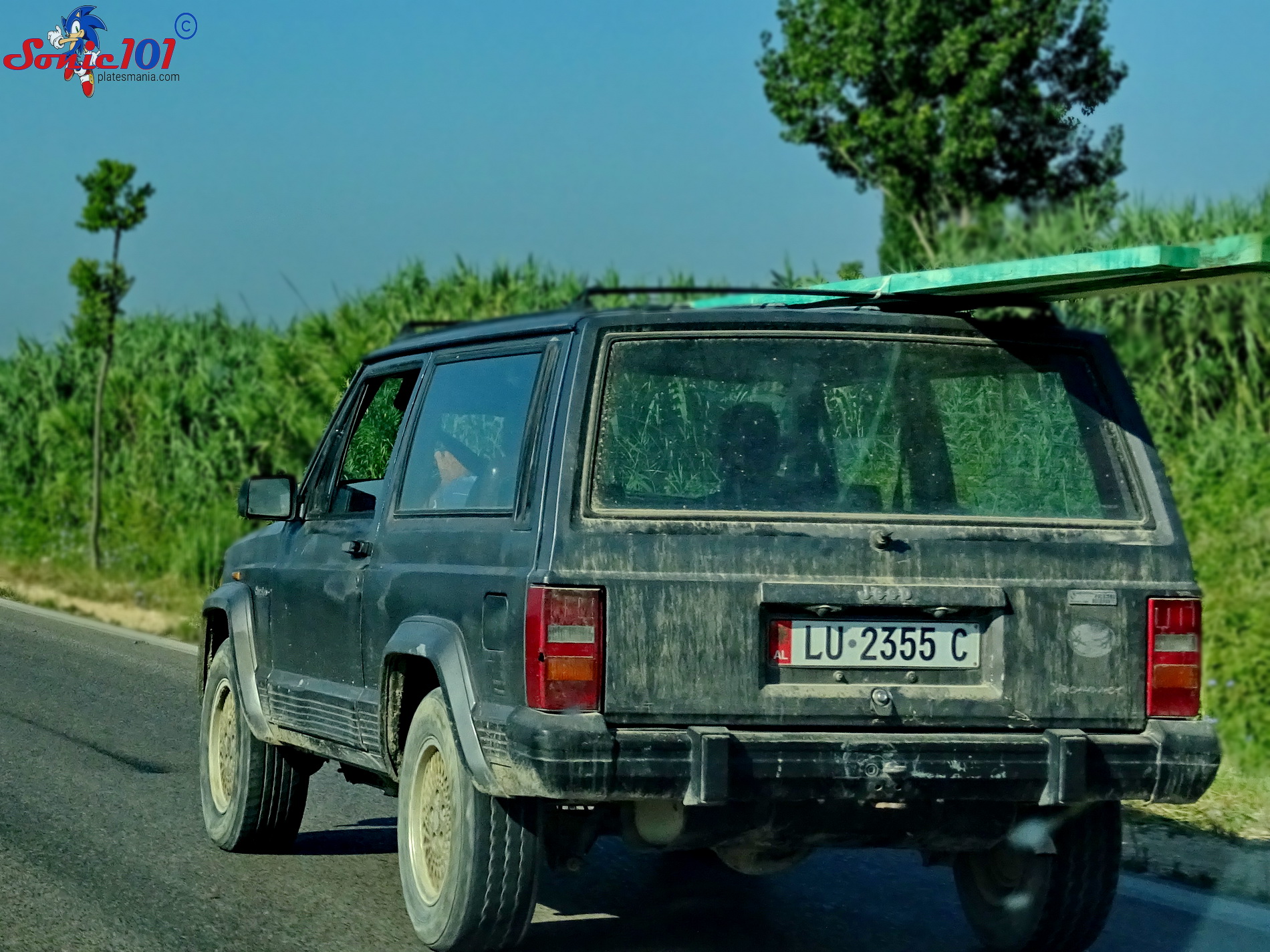 LU 2355 C, Jeep Cherokee 2nd gen 3-door SUV (XJ), 1983–2001