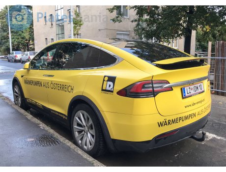 LZ IDM 10, Tesla Model X