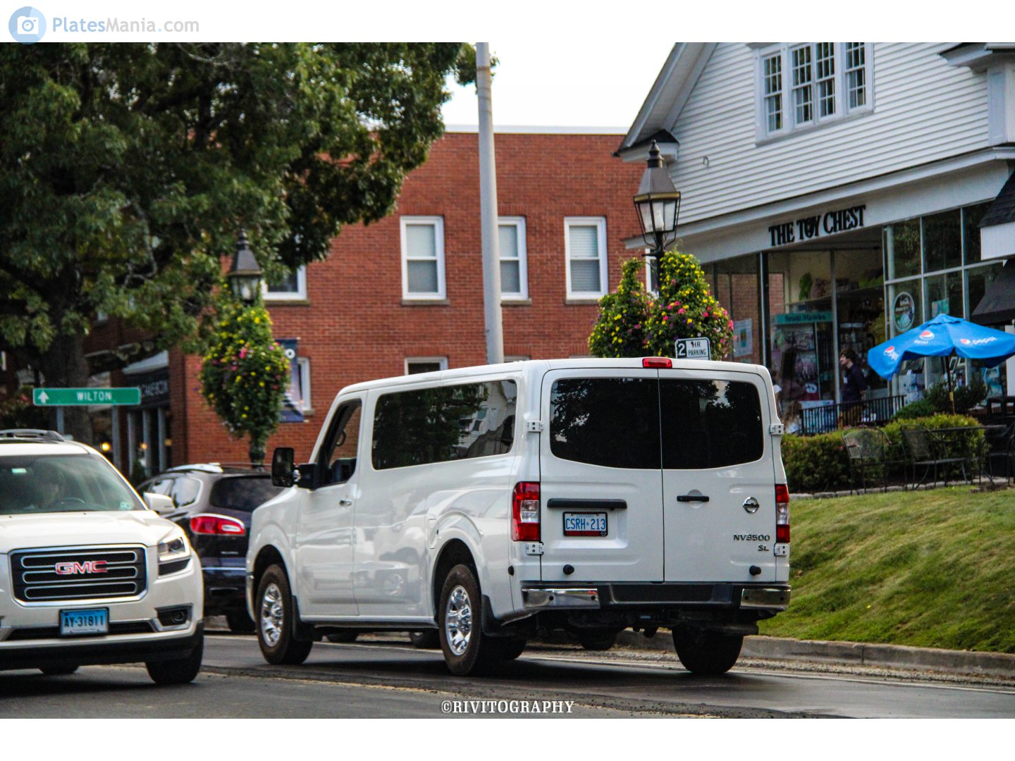 CSRH-213, Nissan NV Passenger 1st gen (F80; NA-market), 2011–2021