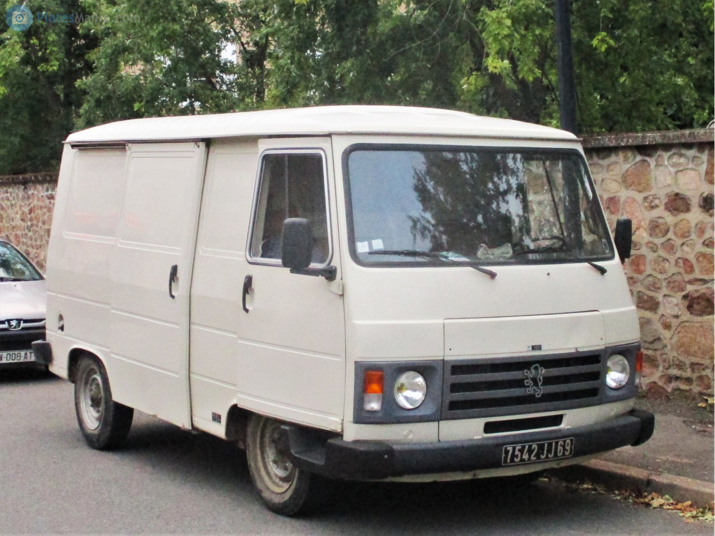 7542 JJ 69, Peugeot J9 1st gen, 1980–1991