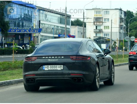 HB 8888 HB, Porsche Panamera