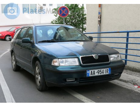 AA 954 IR, Skoda Octavia