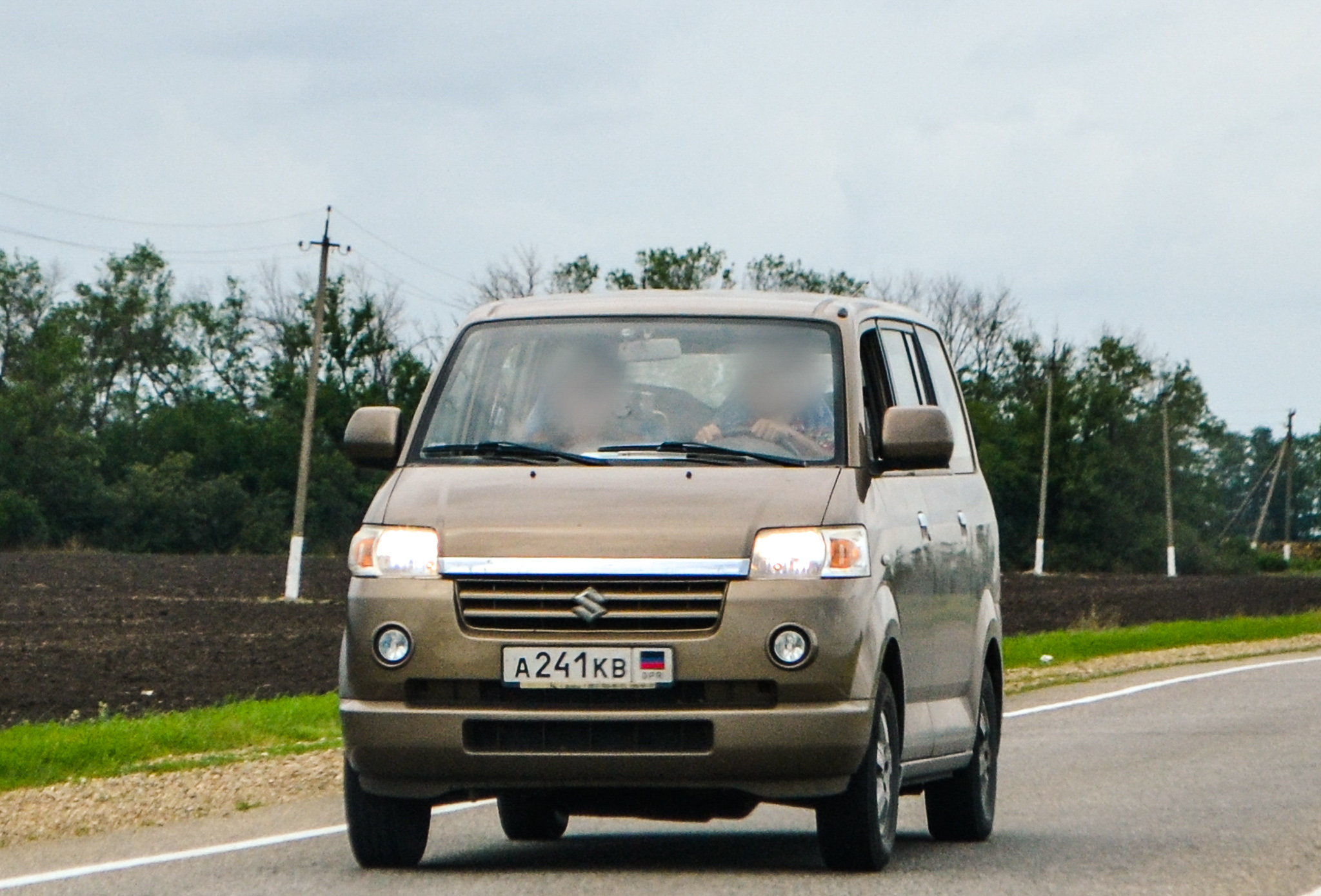 а 241 кв, Suzuki APV 1st gen MPV/Van (DN), 2004–2007