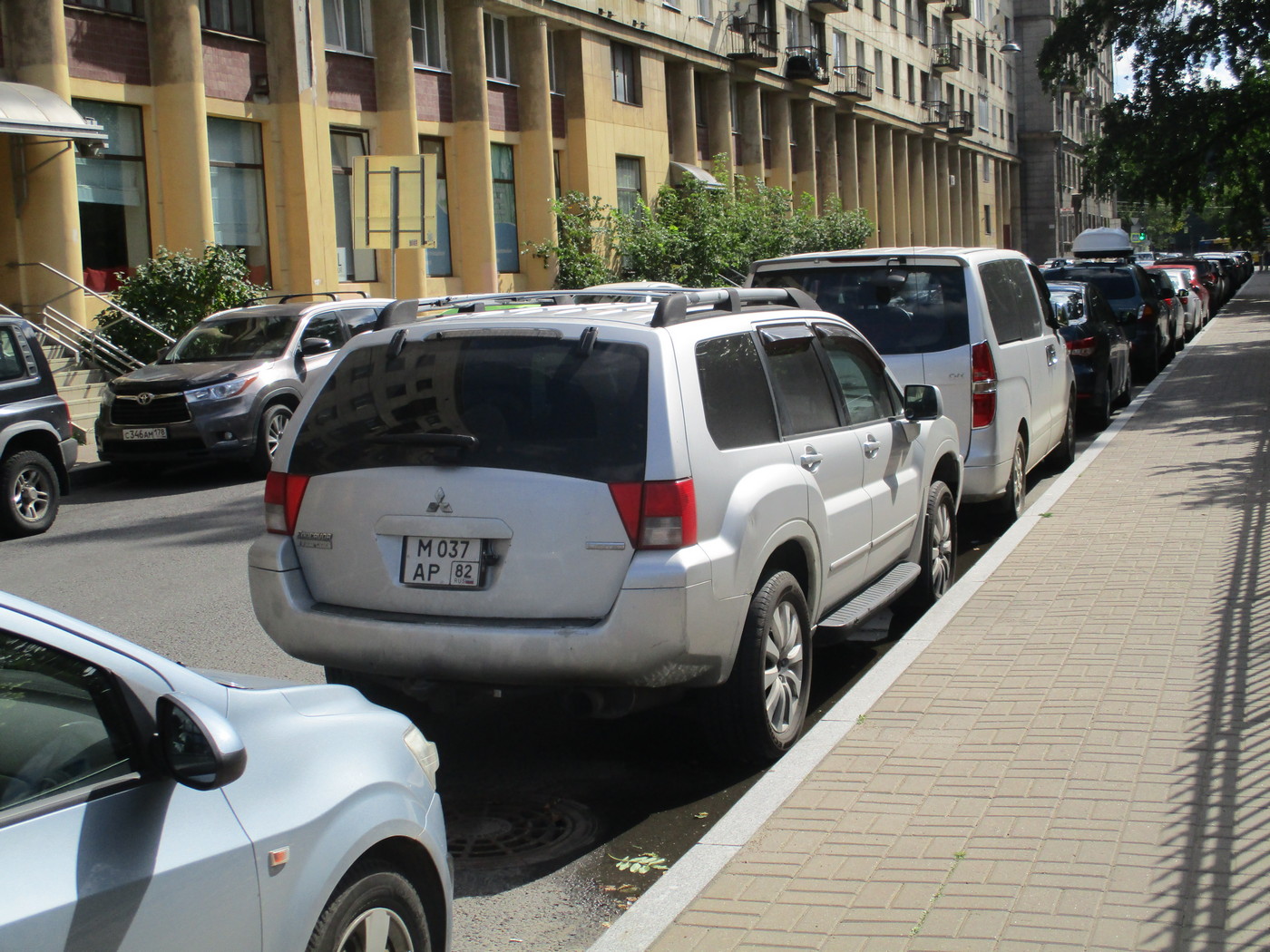 м 037 ар 82, Mitsubishi Endeavor 1st gen (PS), 2003–2011