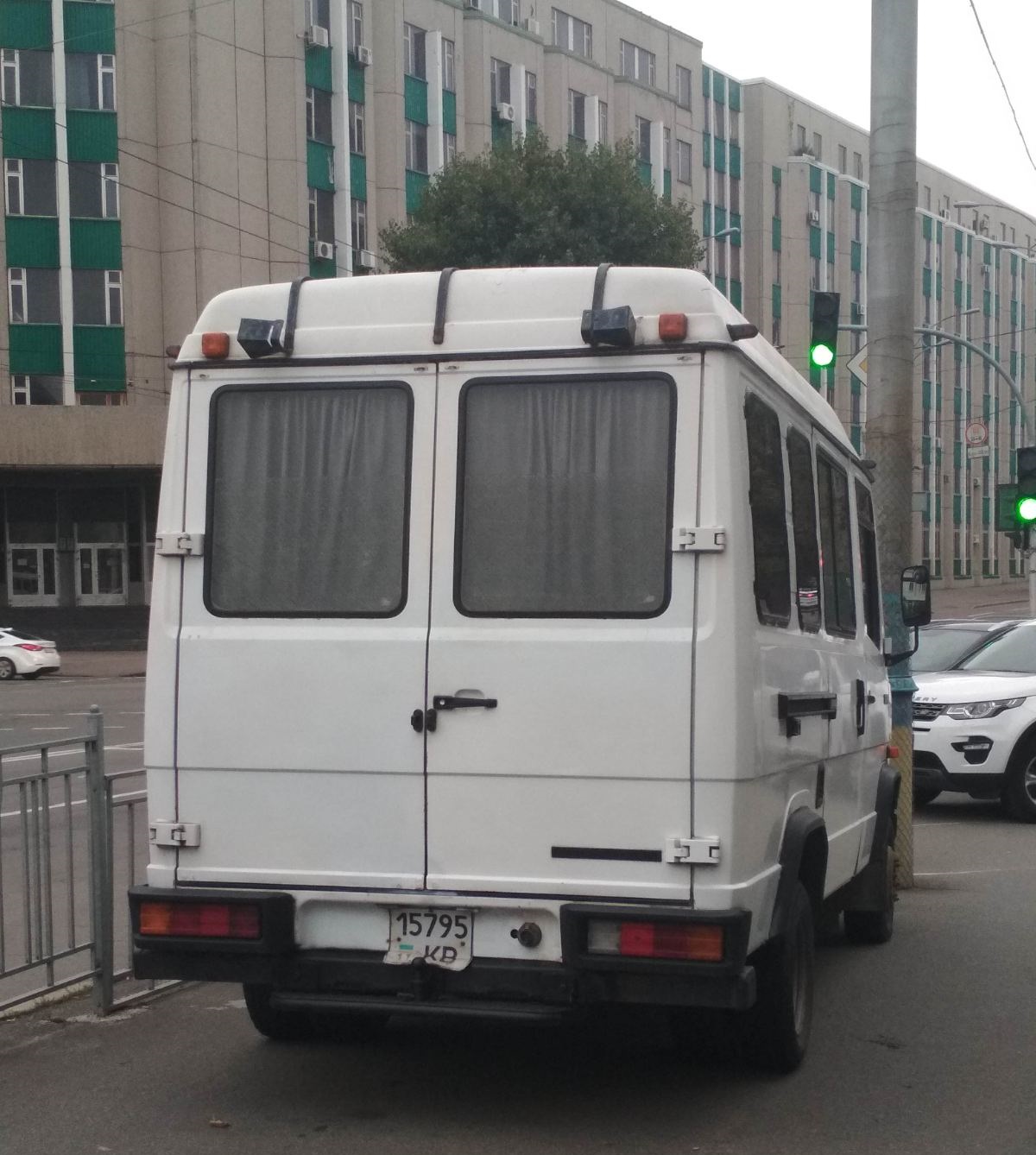 11 157-95 KB, Mercedes-Benz T2 2nd gen (668/669/670), 1986–1996