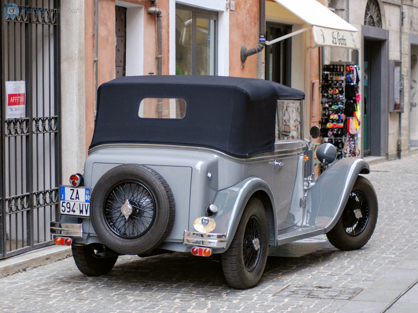 ZA 594 WV, Lancia Augusta 