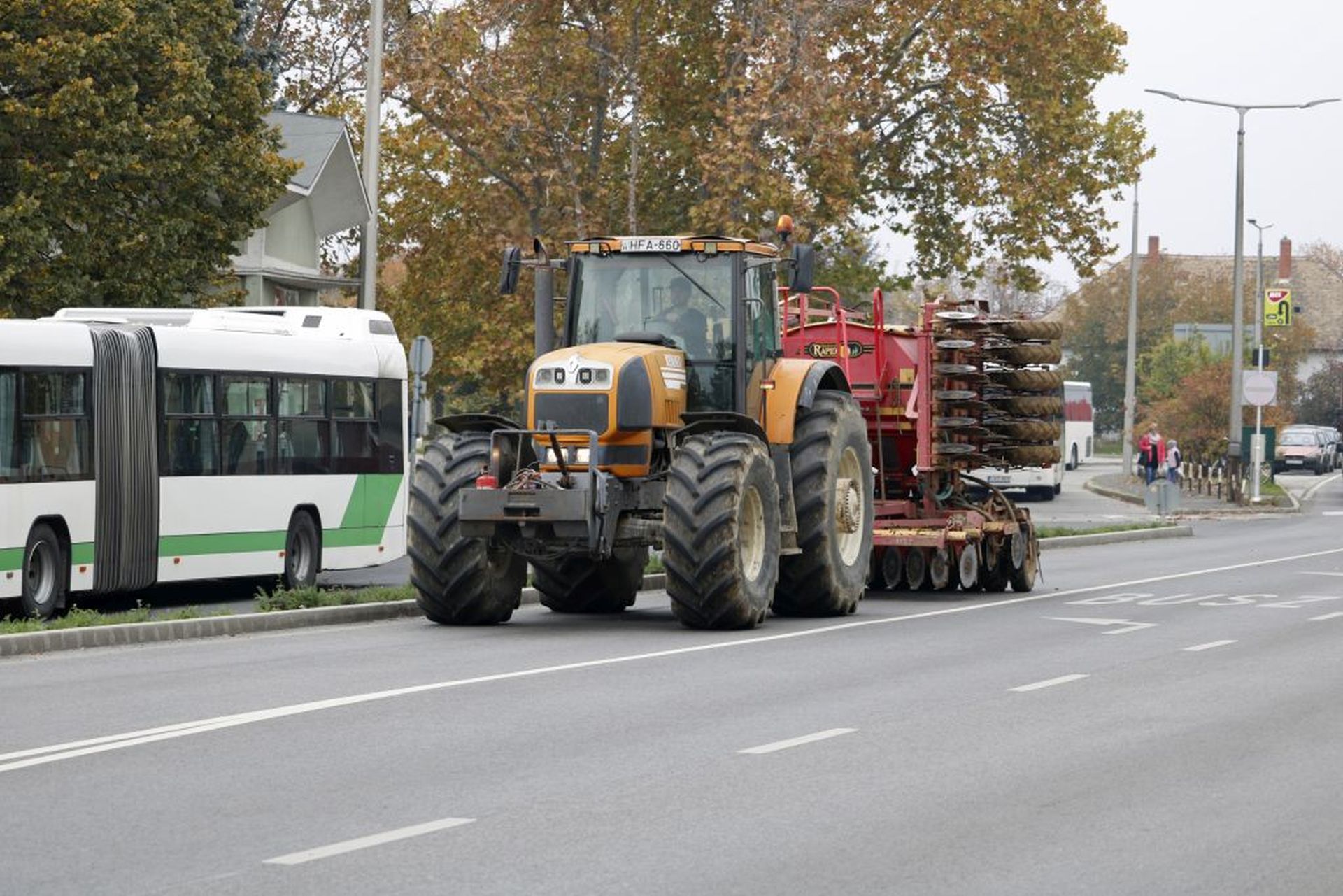 HFA-660, Renault Atles 