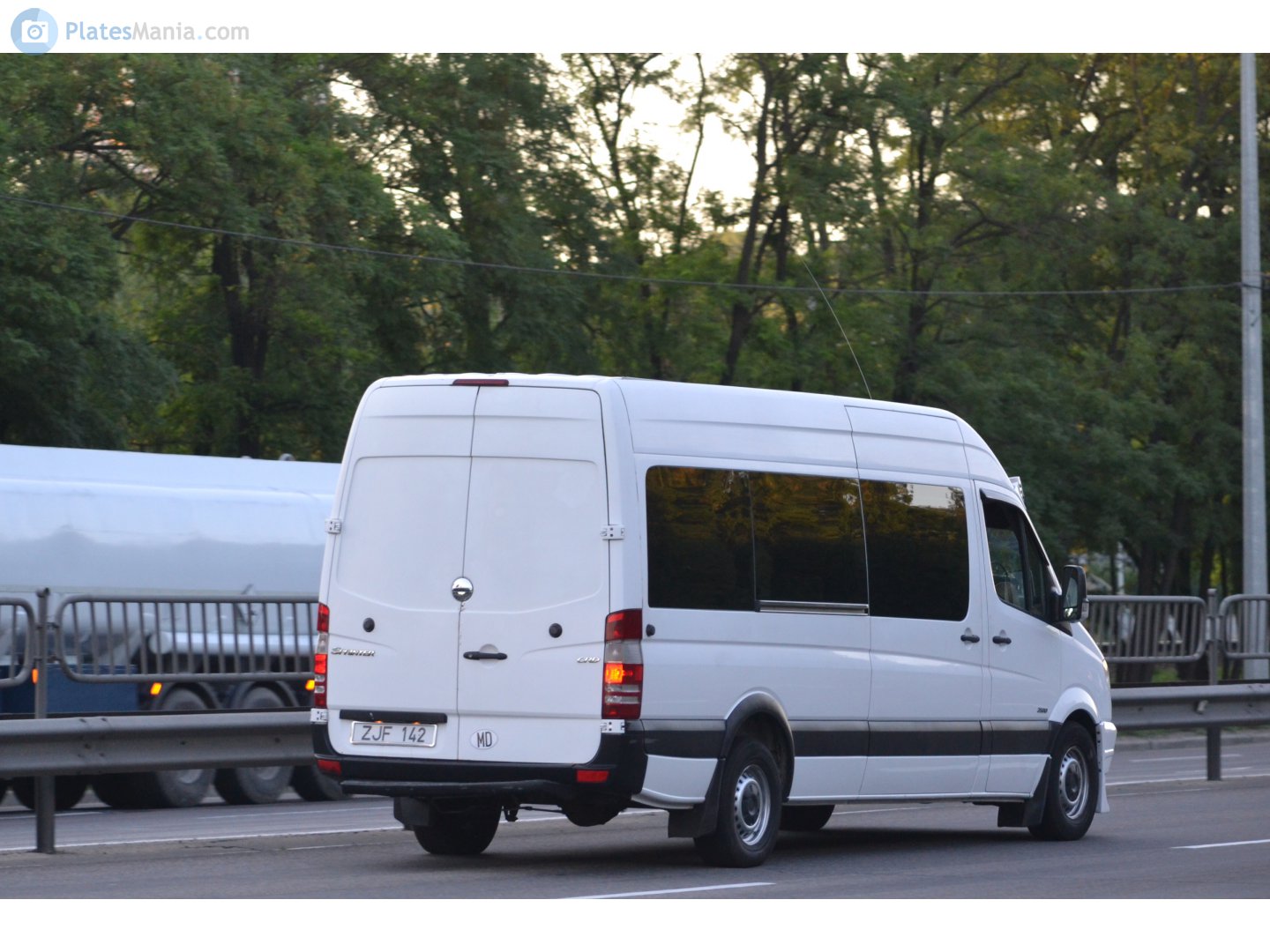 ZJF 142, Freightliner Sprinter 2nd gen Van, 2006–2013