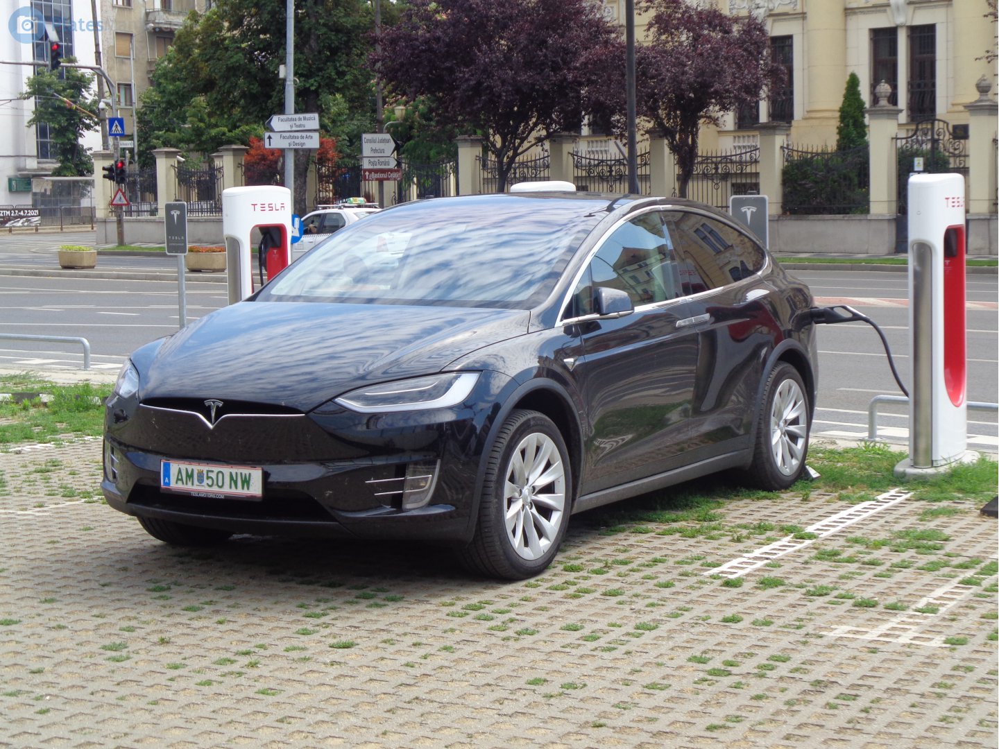 AM 50 NW, Tesla Model X 1st gen (5YJX), 2015–