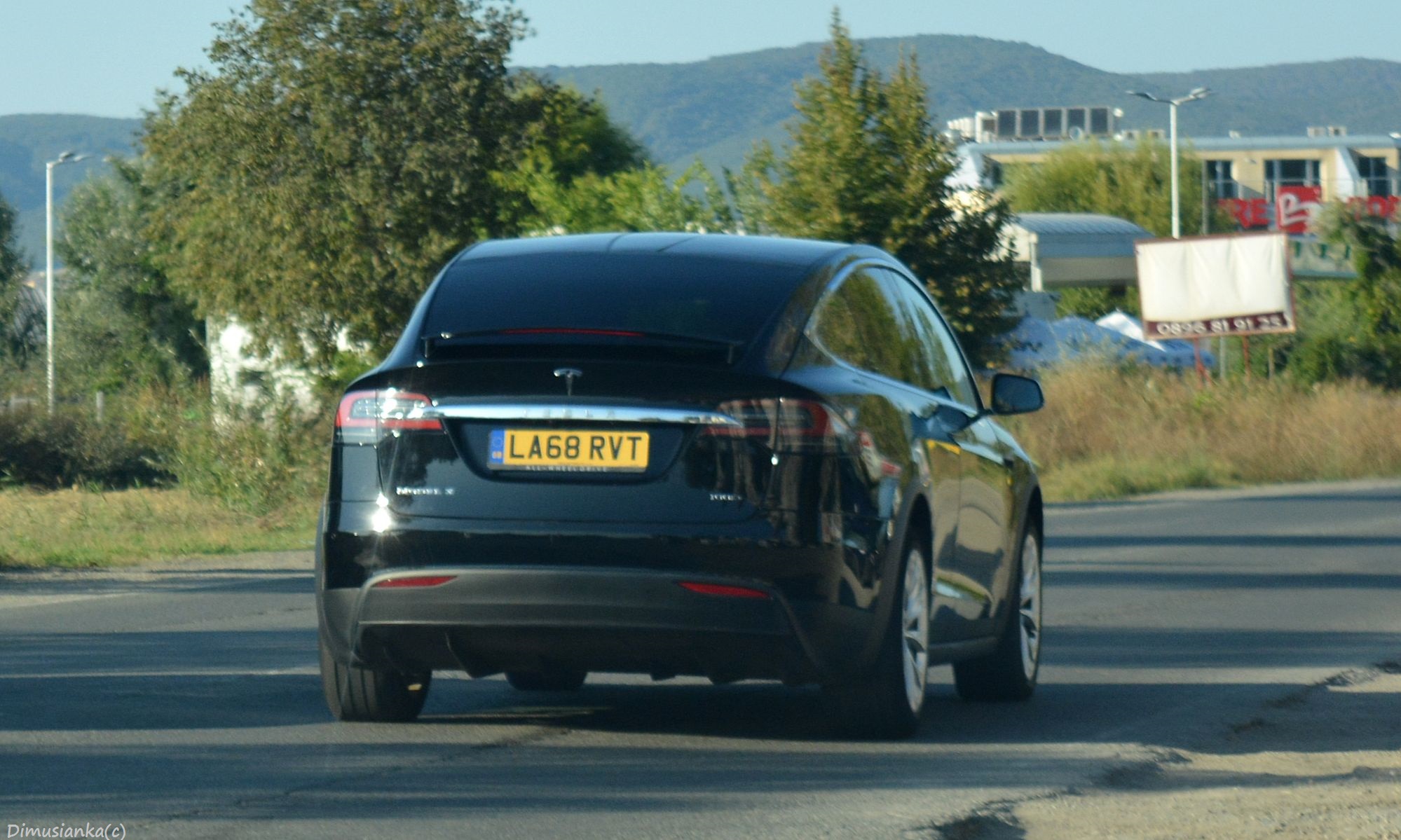 LA68RVT, Tesla Model X 1st gen (5YJX), 2015–