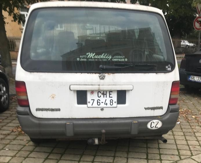 CHE 76-48, Chrysler Voyager 2nd gen (AS), 1990–1995