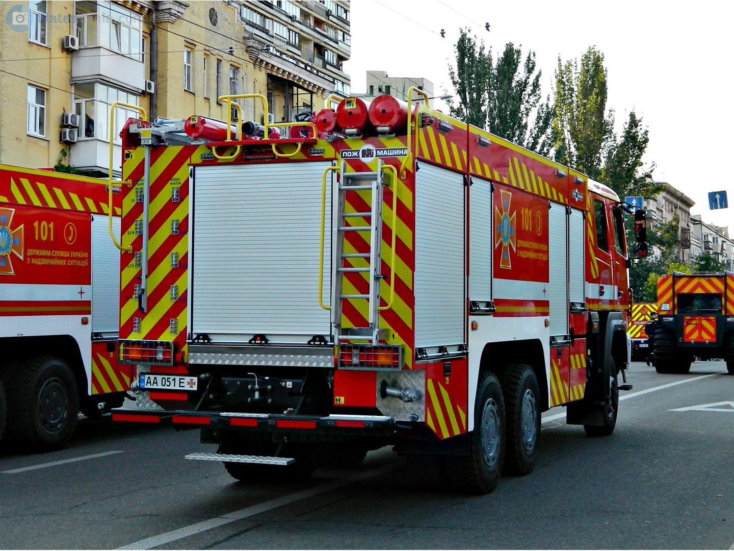AA 051 E, MAZ 6432 
