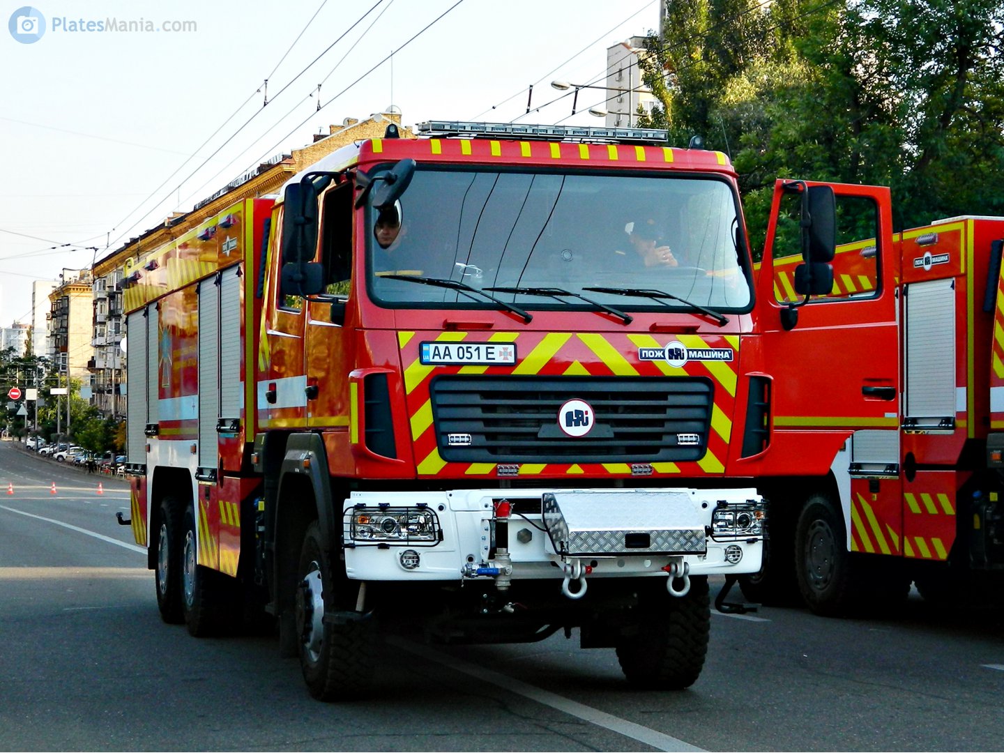 AA 051 E, MAZ 6432 