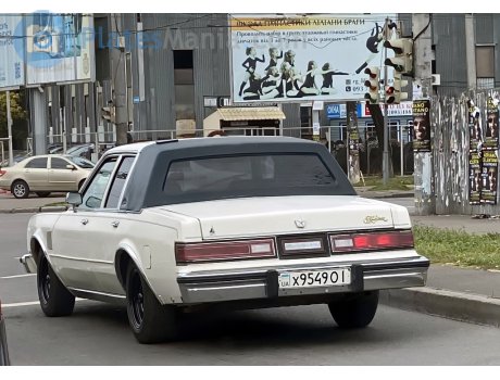 х 9549 ОІ, Chrysler Fifth Avenue