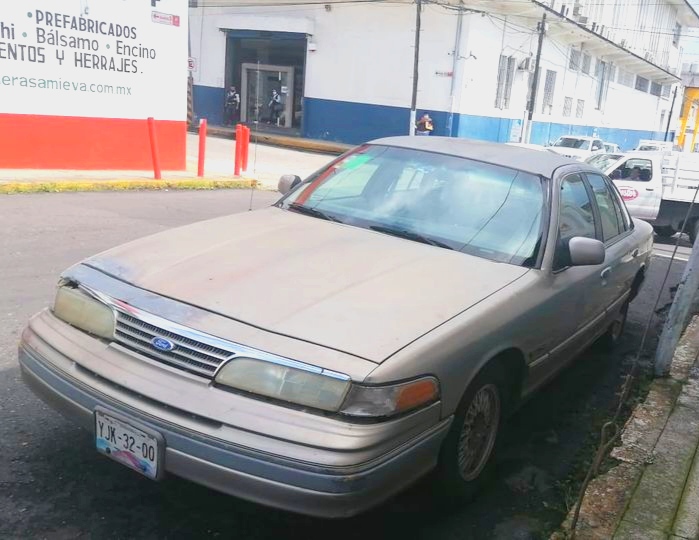 YJK-32-00, Ford Crown Victoria 1st gen (EN53), facelift, 1994–1997
