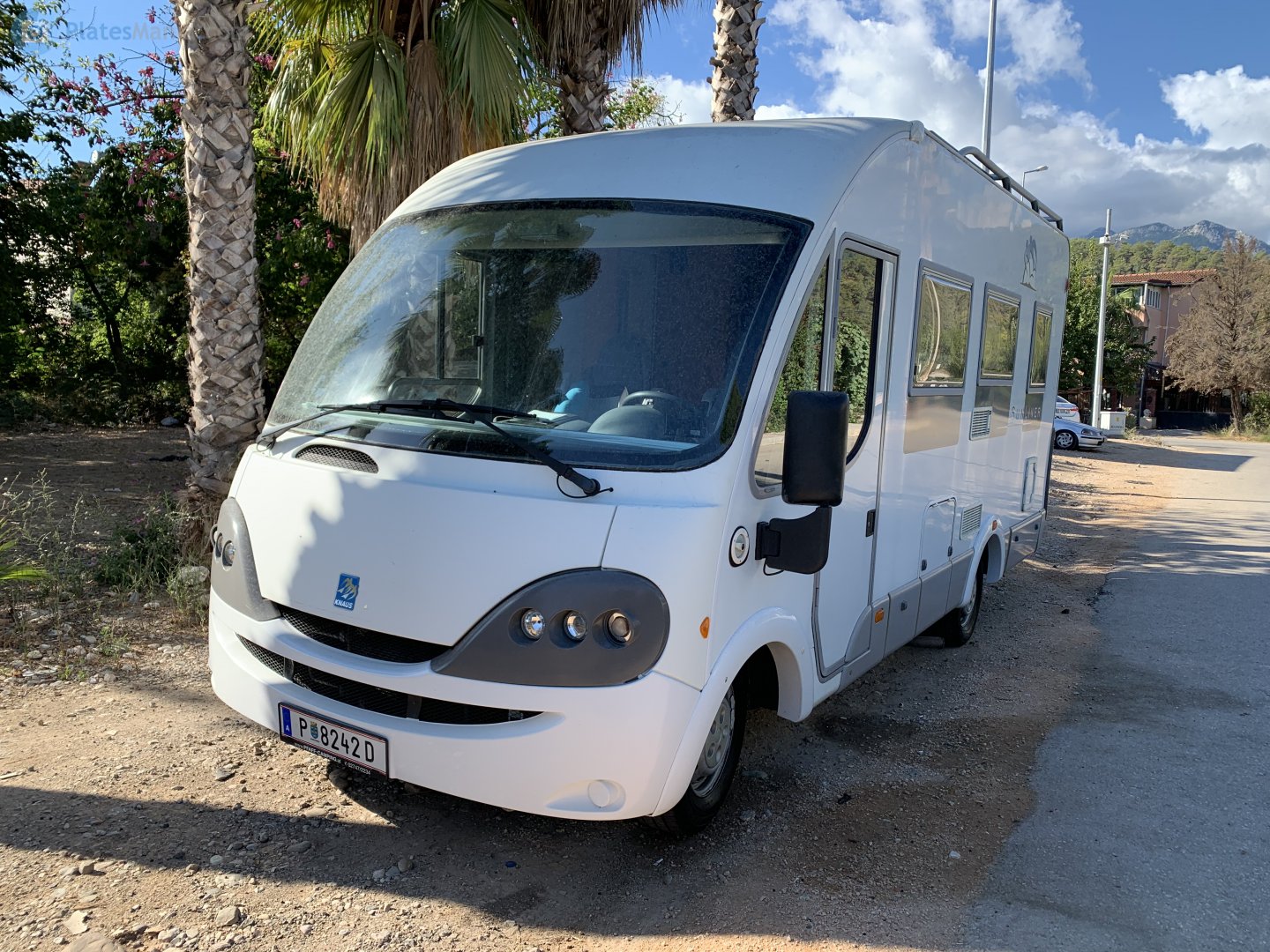 P 8242 D, Knaus S-Liner 