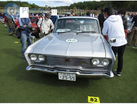 和 33 す 2555, Mitsubishi Debonair