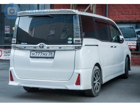 м777мх38, Toyota Voxy