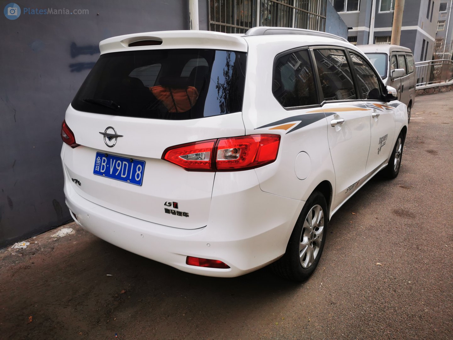 鲁B·V9D18, Haima V70 