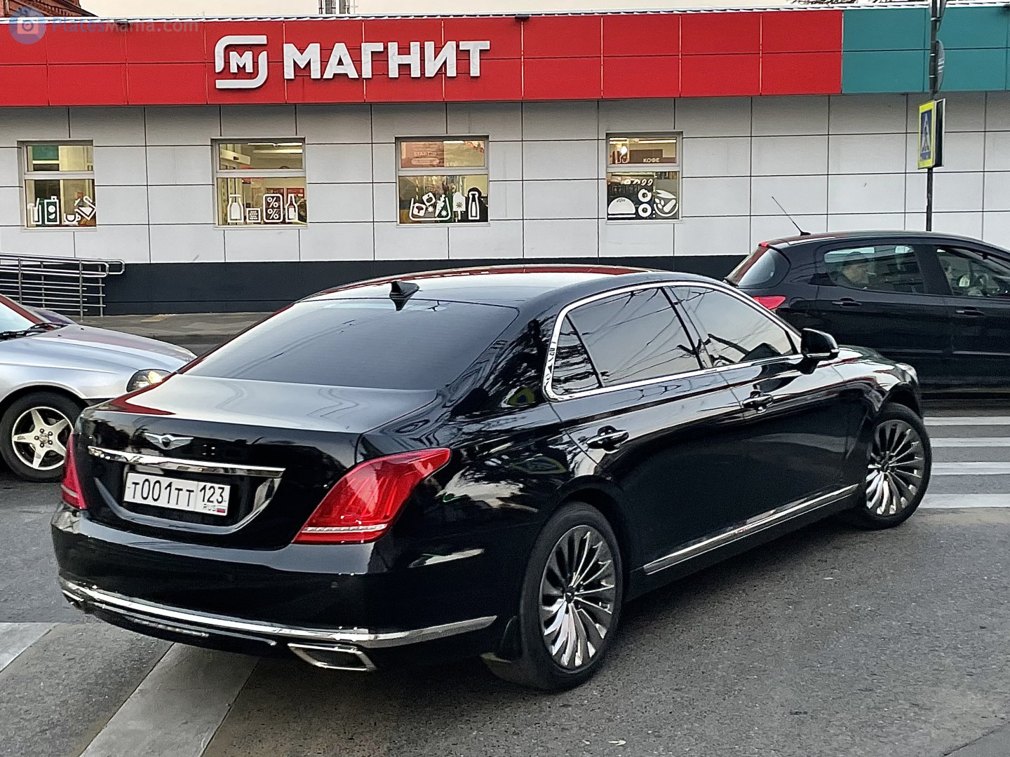 т 001 тт 123, Genesis G90 1st gen (HI), 2016–2019