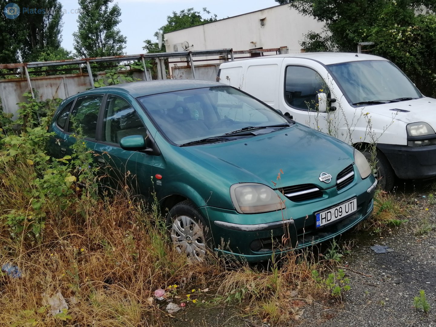 HD 09 UTI, Nissan Almera Tino 1st gen (V10), 2000–2006