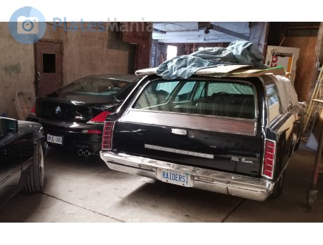 RAIDERS1, Oldsmobile Vista Cruiser