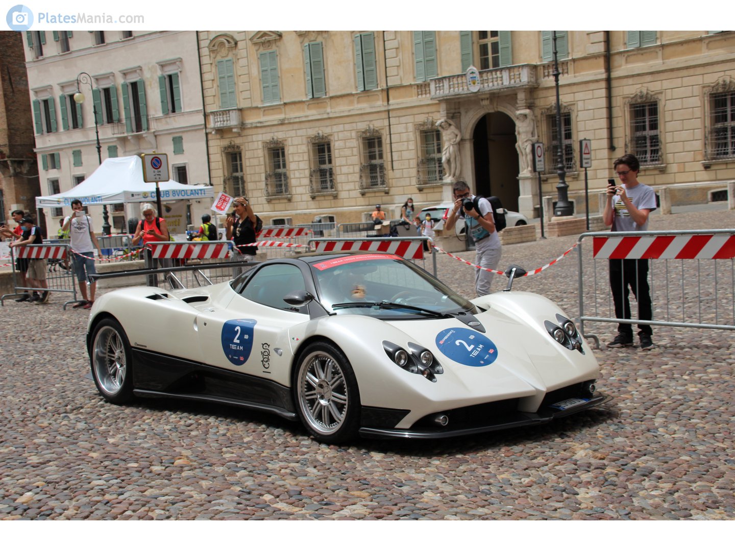 ES 327 JY, Pagani Zonda F, 2005–2011