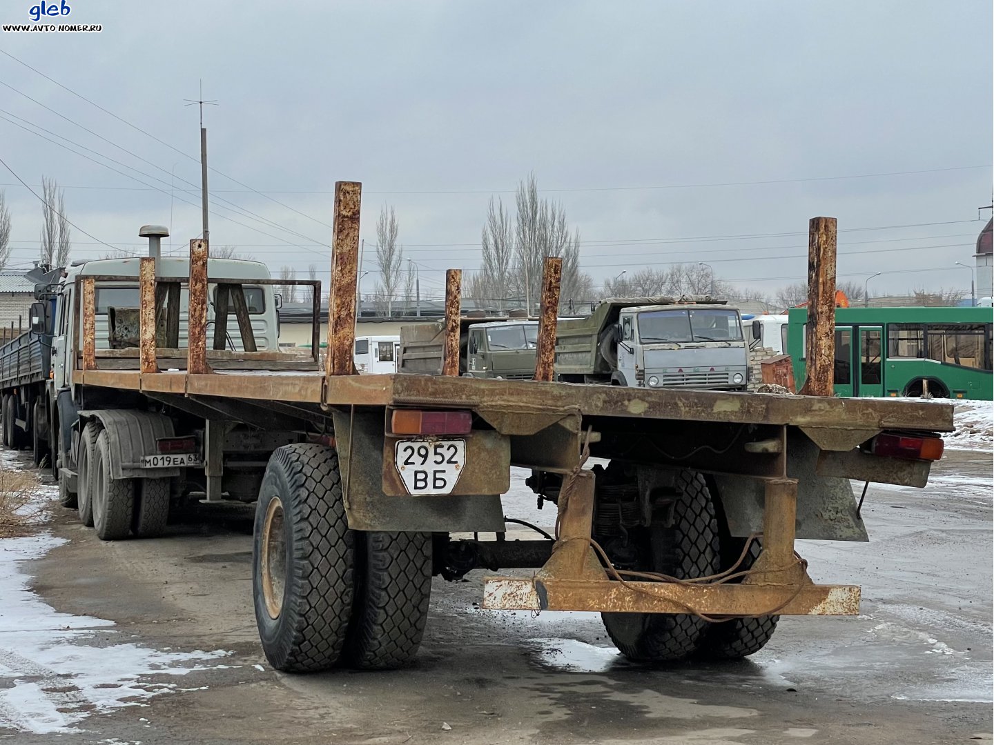 2952 ВБ, Trailers (1977) 