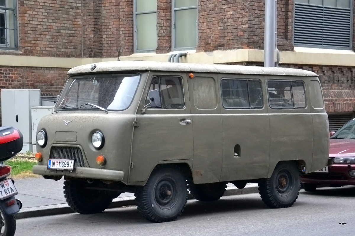 W 11699 I, UAZ 451 
