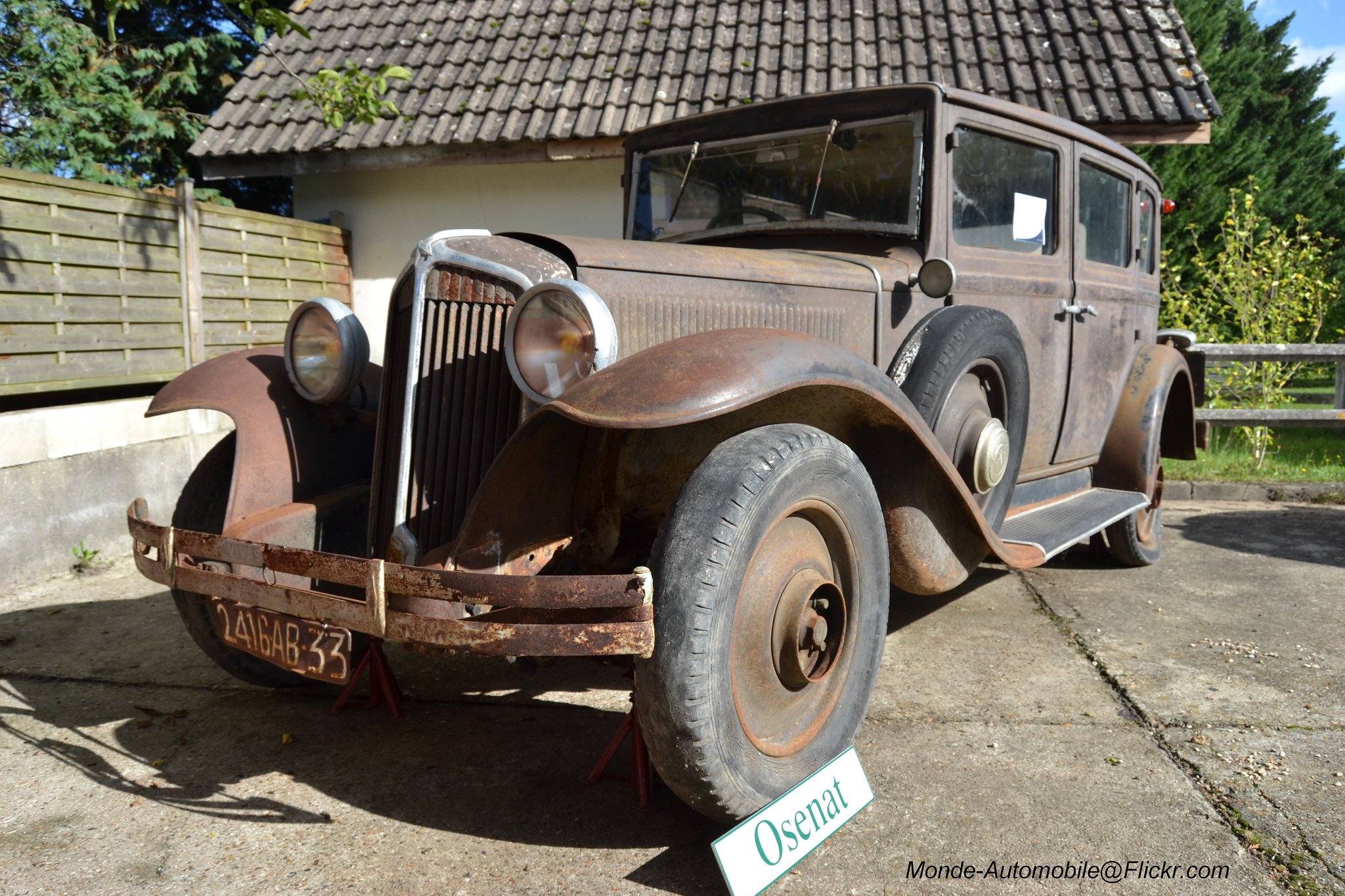 2416 AB 33, Renault Vivastella 