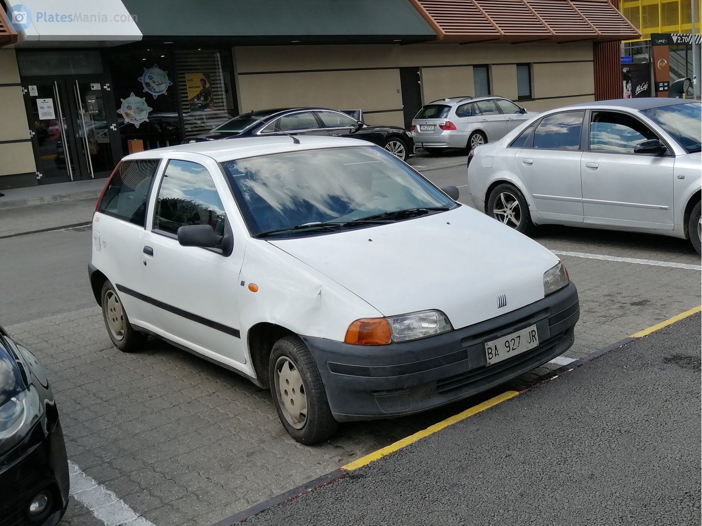 BA 927 JR, FIAT Punto 1st gen 3-door Hatch (176), 1993–2000