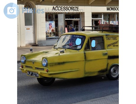 NJF 227M, Reliant Regal