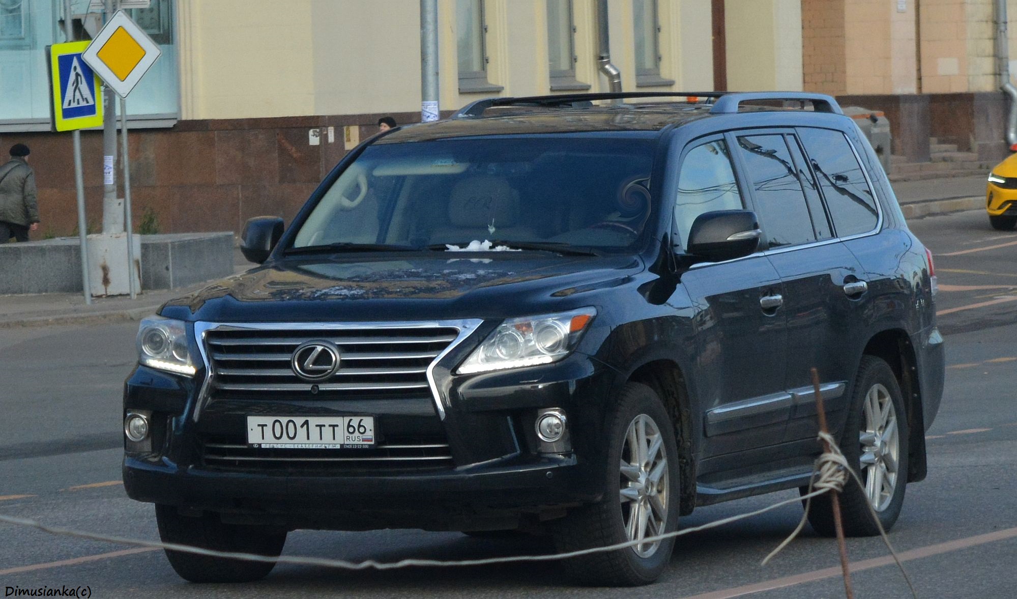 т 001 тт 66, Lexus LX 3rd gen (J200), 1st facelift, 2012–2015