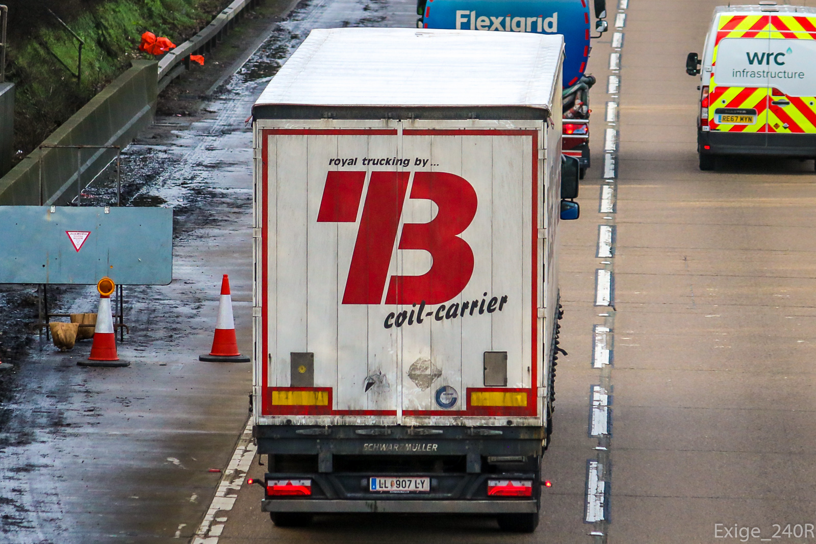 LL 907 LY, Schwarzmüller 