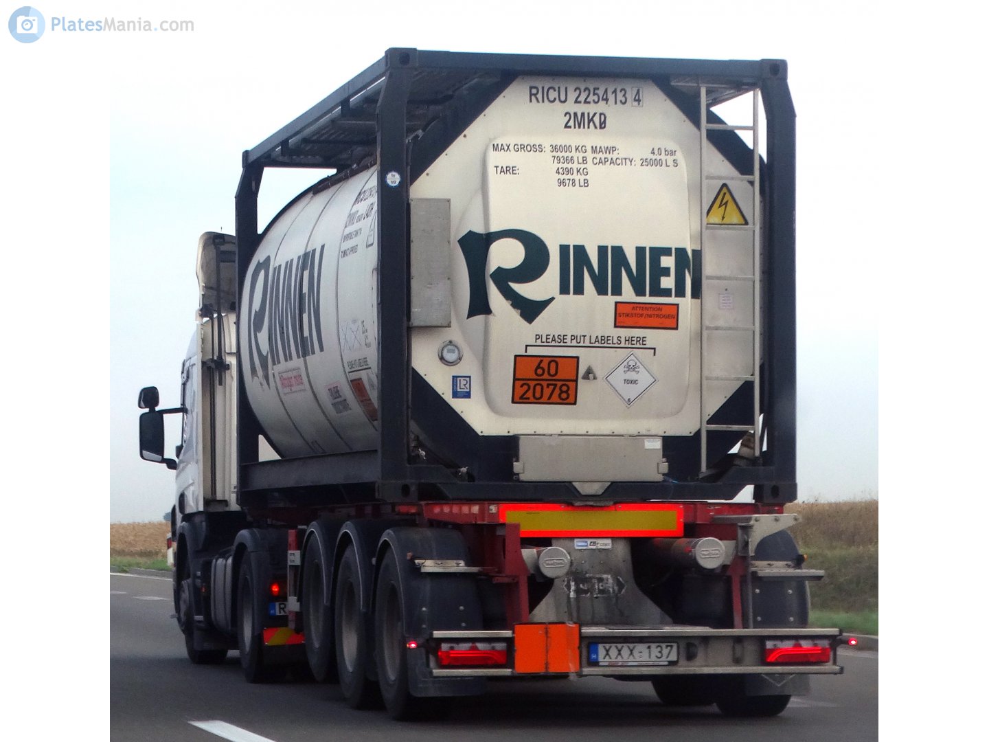 XXX-137, Van Hool 