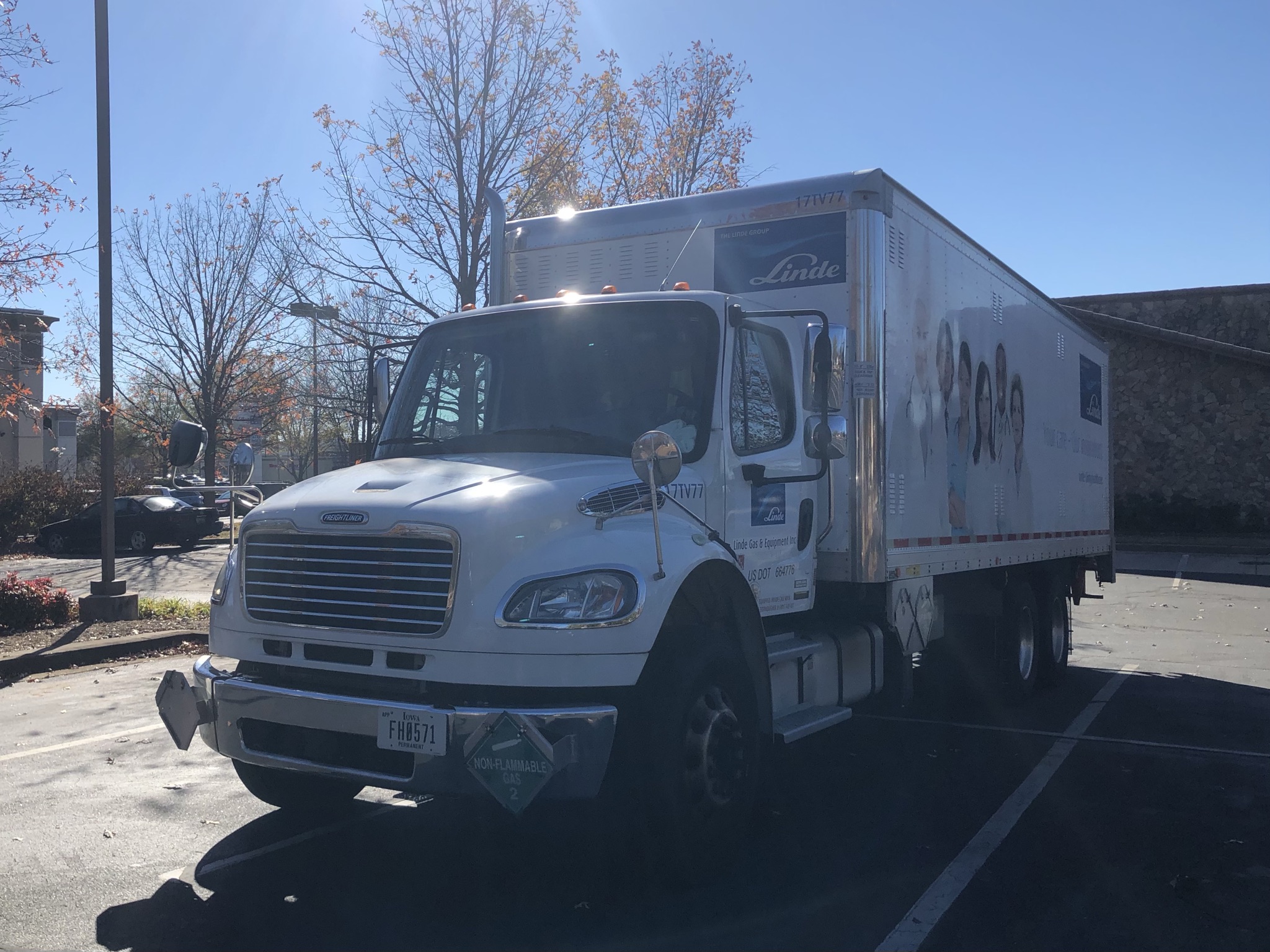 FH 0571, Freightliner Business Class 