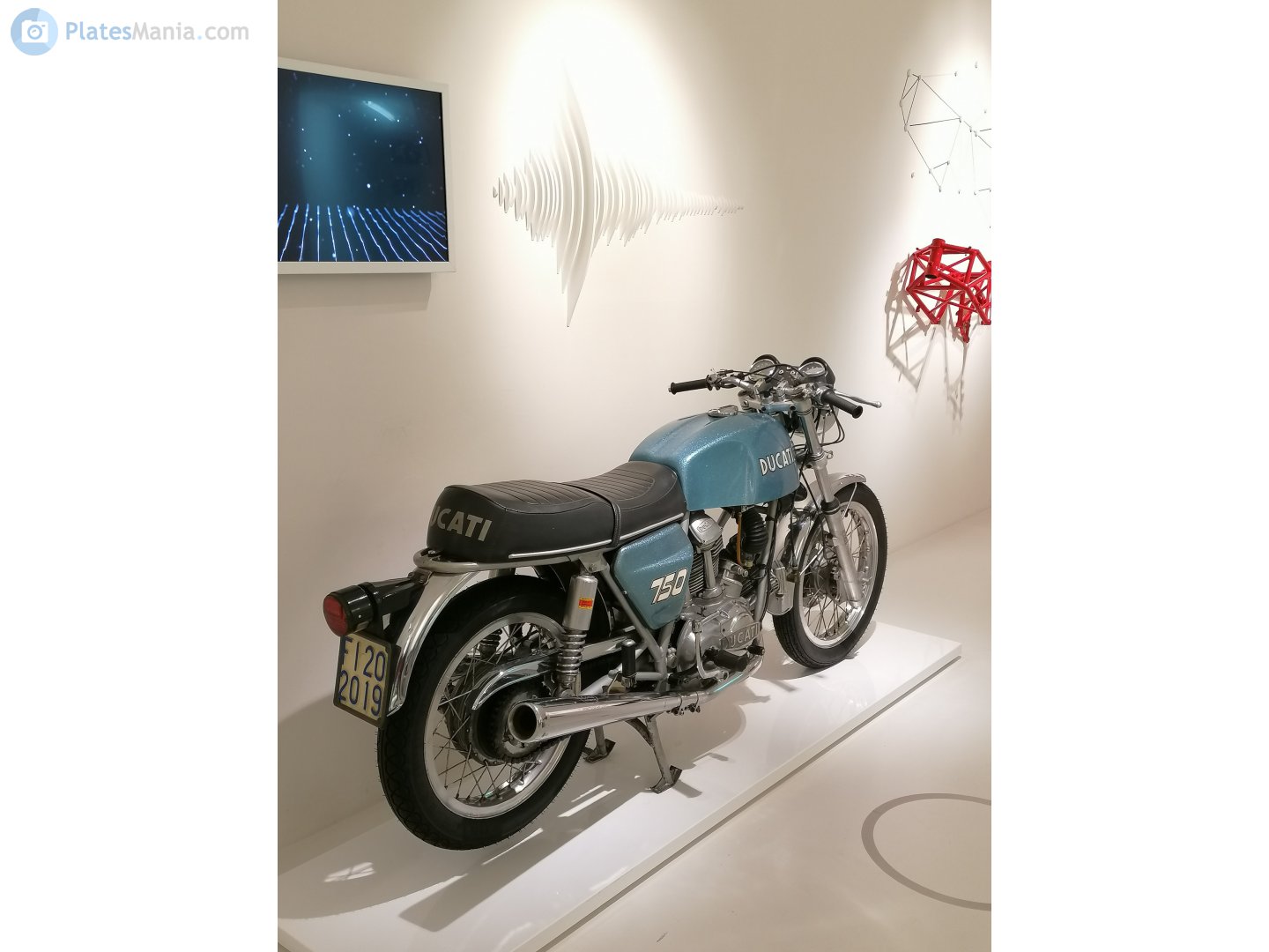 FI 202019, Ducati 750 Sport 