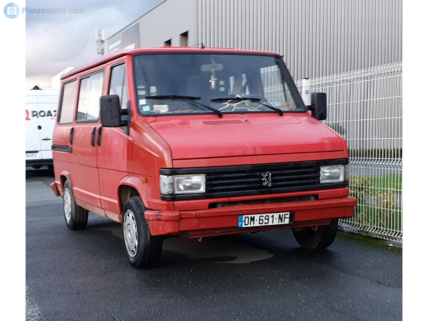 DM-691-NF, Peugeot J5 